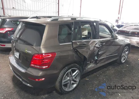 2015 Mercedes-Benz Glk 350 4Matic z USA, uszkodzony, nr VIN WDCGG8JB9FG370415